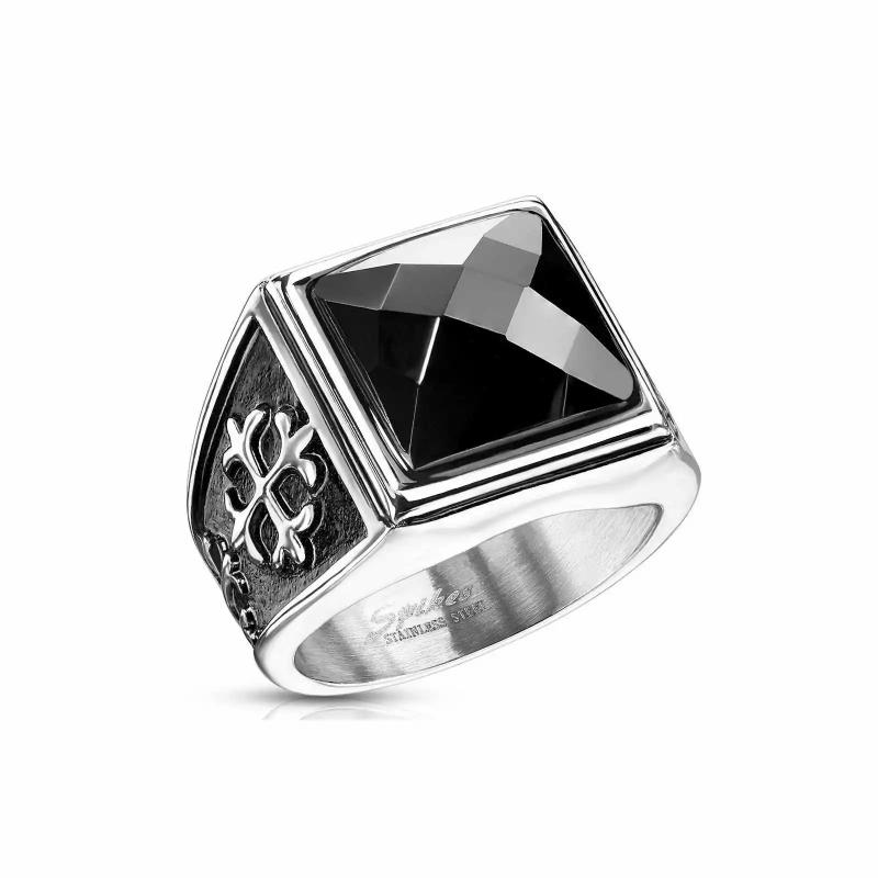 Rings / Wedding rings | Men’s signet ring in steel and black onyx stone with royal cross Mens Jewelry Mens